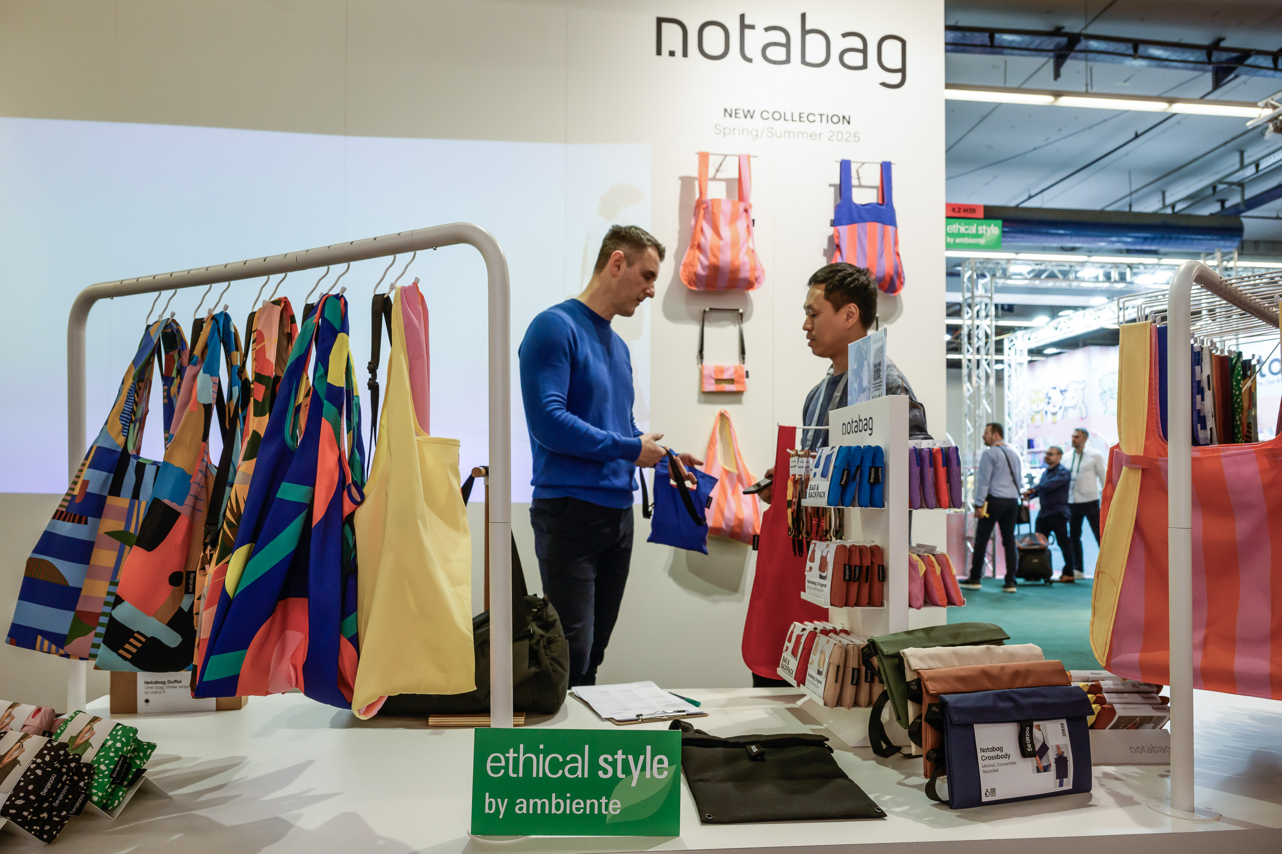 Ambiente Giving: notabag, 4.2