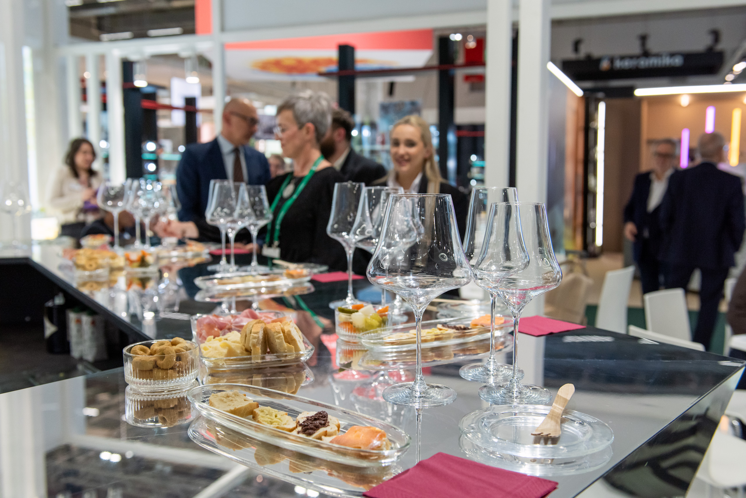 Ambiente Dining: Cerve Gruppe, 12.0